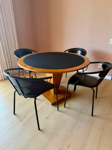 Jogo de mesa baralho com 4 cadeiras