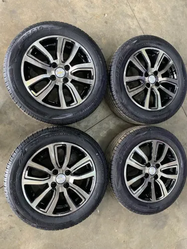 Rodas aro 15 gm chevrolet originais + pneus seminovos