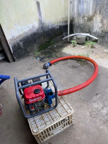 Motobomba Branco 6.5 cv de potência 