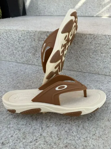 Sandálias Oakley Masculinas - Conforto e Estilo!