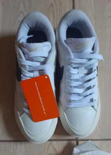 Tênis Nike Court Legacy Lift branco com azul