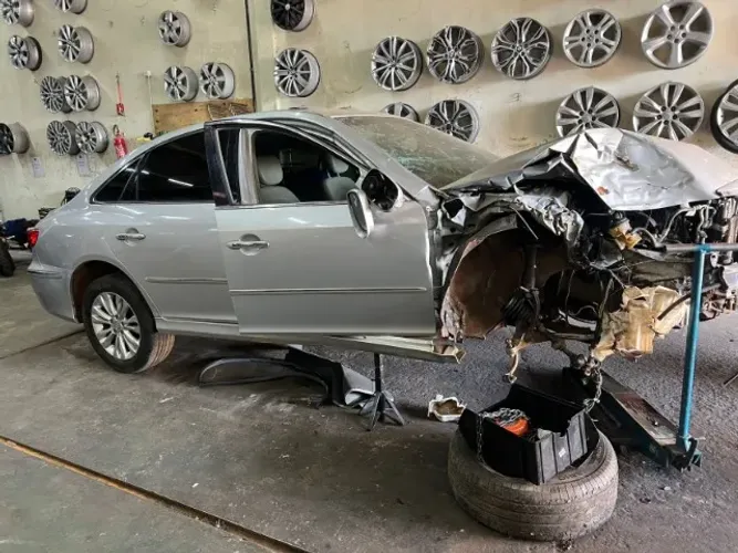 Sucata Hyundai Azera 3.3 V6 2011 para retirada de peças