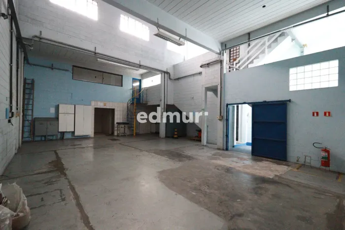 GALPÃO para ALUGUEL com 262m² no bairro Sítio dos Vianas com 2 quartos e 0 vagas. Santo An