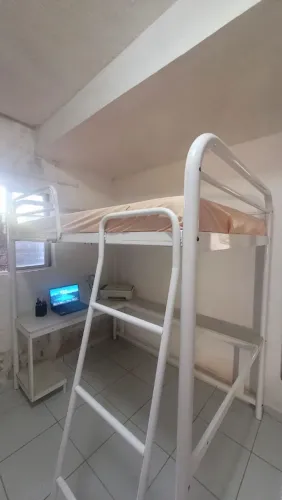 CAMA INTEGRADA COM ESCRIVANINHA - TOK&STOK 