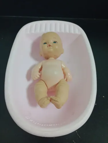 Boneca Chuquinha com banheira