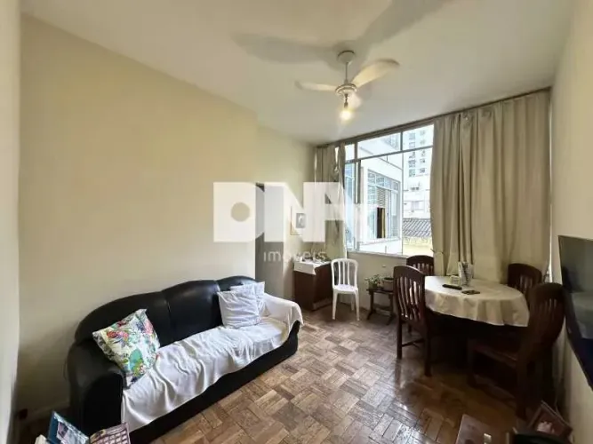 Apartamento : / Residencial / Laranjeiras