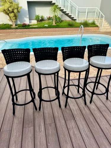 Banquetas em ferro revestimento em corda nautica  450 cada