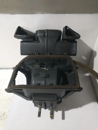 Caixa evaporadora ar quente gm/Corsa 98/00