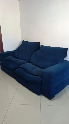 Sofá reclinável e retrátil 