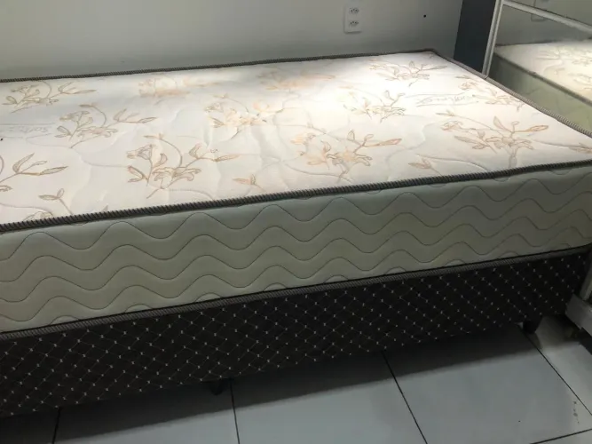 Cama Solteirão Semi nova