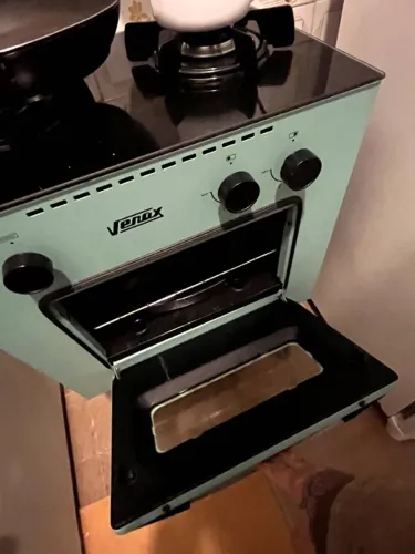 Fogão a Gás 2 Bocas com Forno Venax Mini Cook Mesa de vidro verde