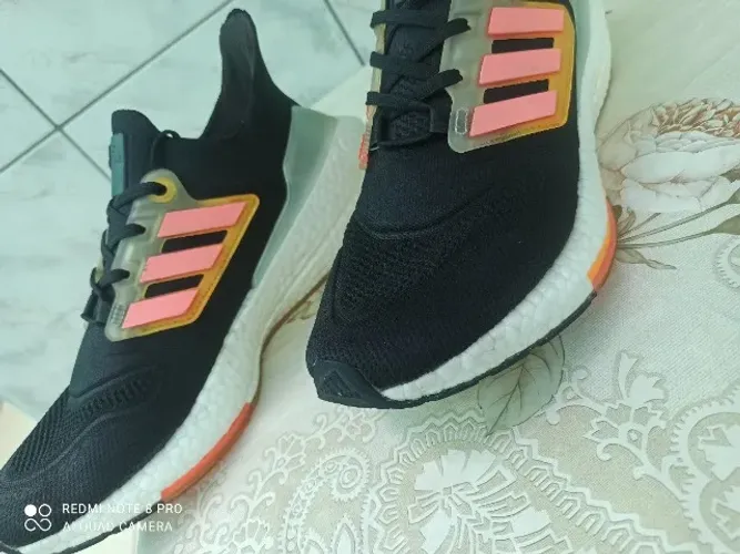 Adidas Ultraboost número 42 pouco usado