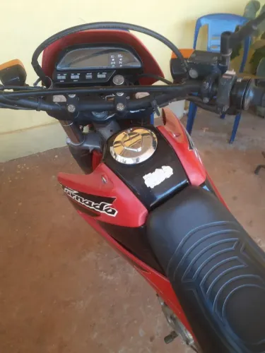Vendo ou troco moto tornado