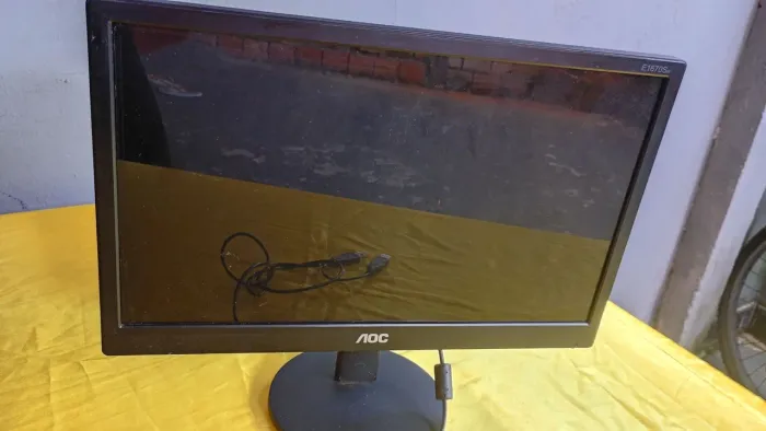 Tela para computador 15,6 nova
