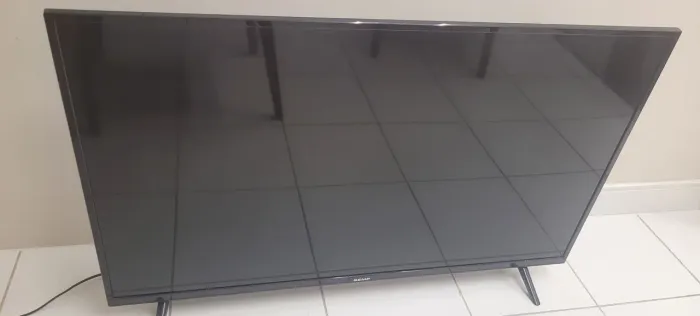 TV SEMP TCL 43" LED - Modelo 43S5300 - Para conserto ou retirada de peças