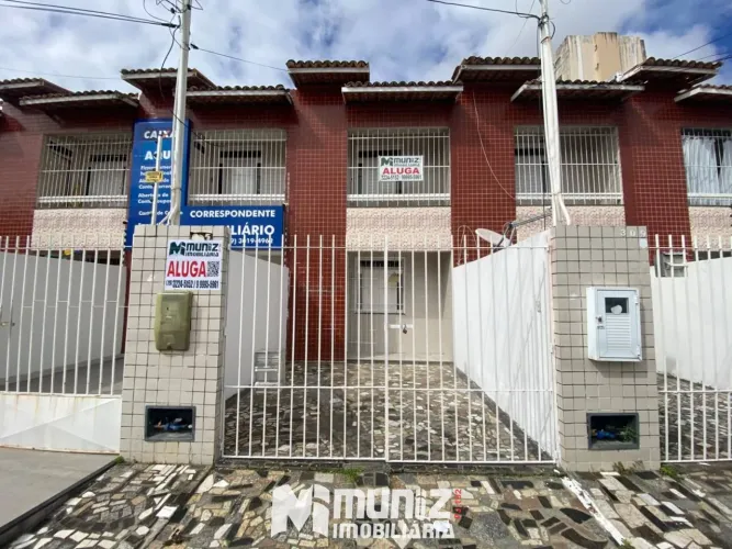 ALUGA-SE CASA C/ 02 PAV.- RUA PROMOTOR ARQUIBALDO MENDONÇA