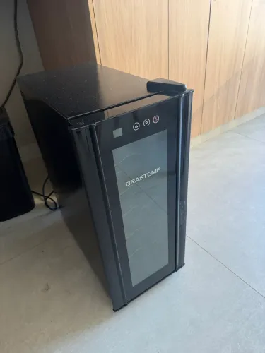 Adega 12 garrafas Brastemp