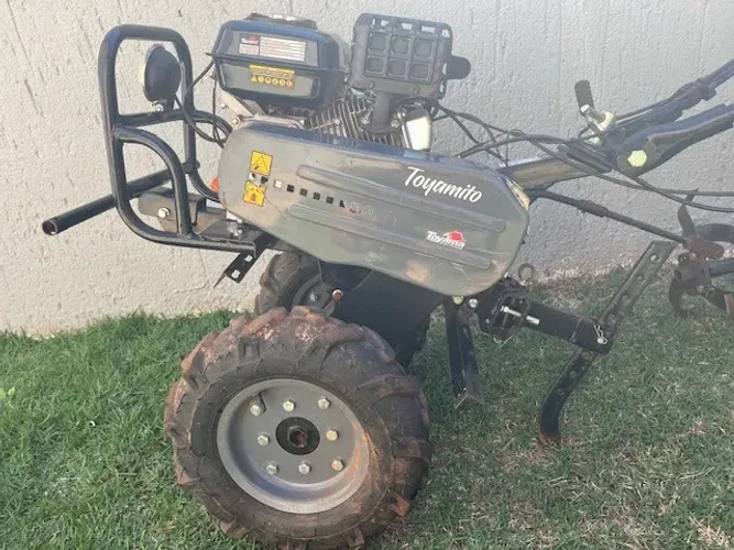 Motocultivador Gasolina Toyama Tt90r-xp-u 212cc 7HP com enxada rotativa e encanteirador