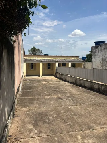 Alugo Casa 2 quartos 
