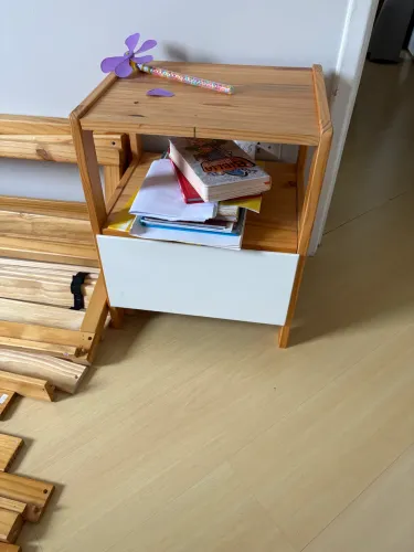 Mesa de cabeceira infantil