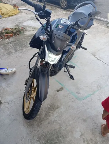 Moto factor preta
