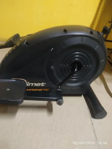 Elíptico para malhar em casa.