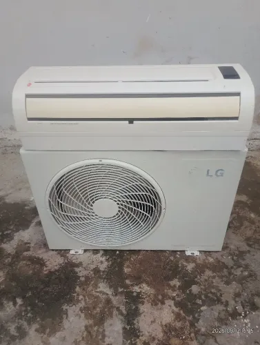 Ar condicionado LG 9.000 BTU's, em perfeito estado de conservação, Revisado e Higienizado