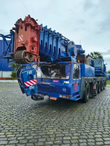 Guindaste Grove GMK 5200