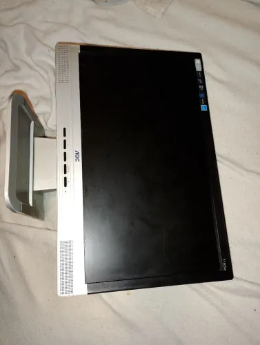 Vendo monitores com defeito
