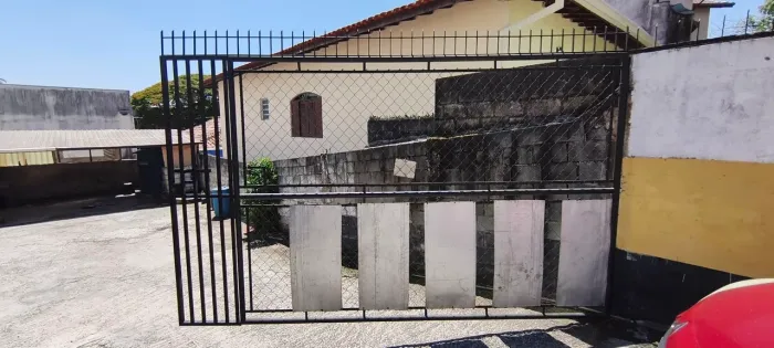 Portão de Ferro Reforçado com Tela - 4,18m x 2,39m