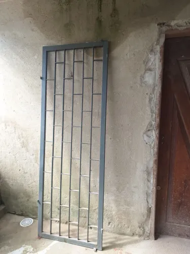 Portão de ferro 70x210 R$150,00 CADA