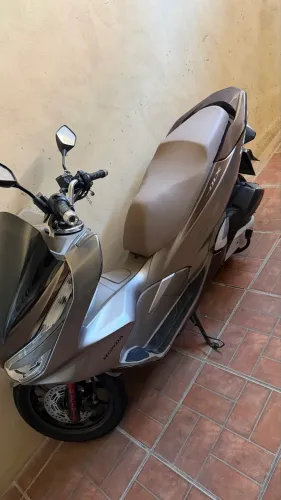 MOTO MUITO NOVA POUCO RODADA KM BAIXO