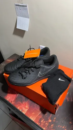 (NOVA COM CAIXA) Chuteira Futsal Nike Phantom ADULTO
