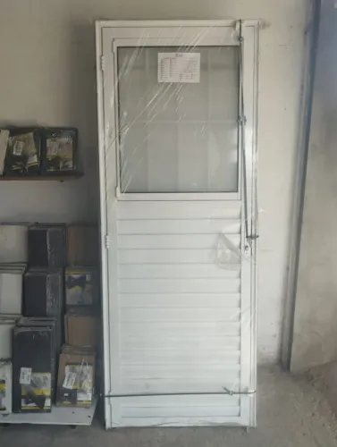 Portas de alumínio branco 2,10x70/80 - novas