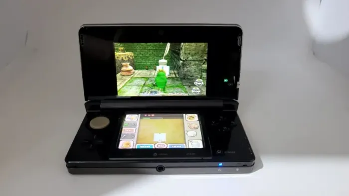 NINTENDO 3DS + CASE