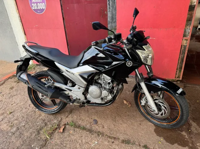 Fazer 250