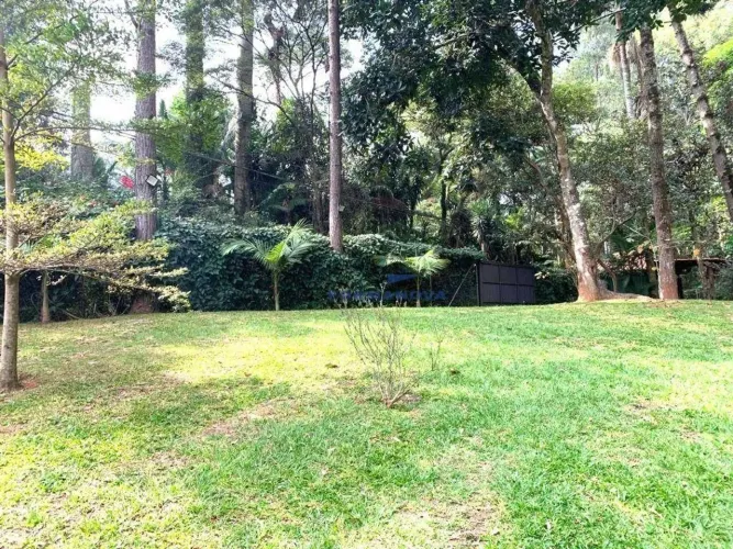 Terreno à venda com 2.000 m² em Condomínio Fechado na Granja Viana - Cotia/SP