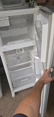 Geladeira Brastemp 400 livros