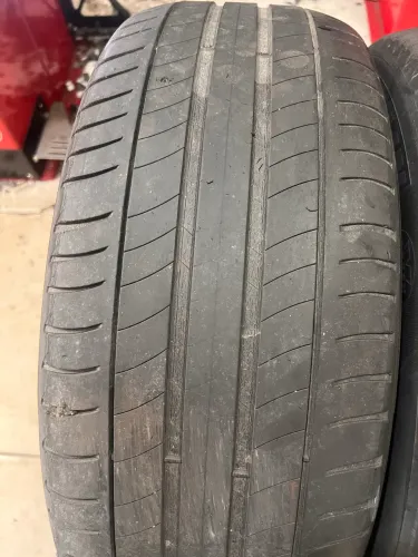 Pneu Hr-v 215-55-17 meia vida 