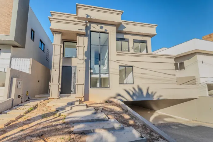 Casa Nova à Venda, 4 Suítes, 4 Vagas, Piscina, Condomínio La Defense
