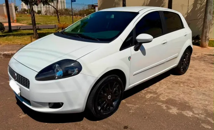 Fiat Punto Attractive Italia 1.4 F.flex 8V 5P 2012