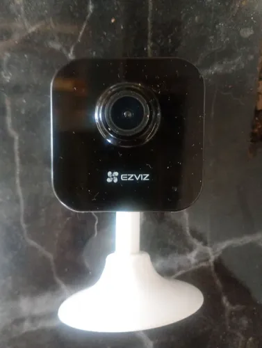 Câmera wi-fi ezviz ful HD fácil de instalar