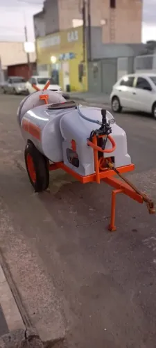 Pulverizador novo - 700 litros