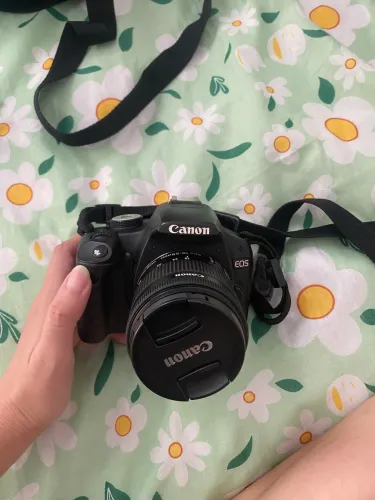 Câmera Canon EOS Rebel T1i + lente