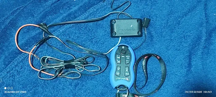 VENDE-SE CONTROLE LONGA DISTÂNCIA 500M PRETO CAPINHA AZUL