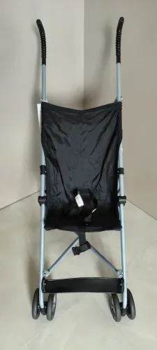 Carrinho de bebê modelo guarda-chuva