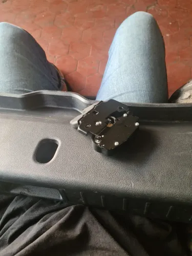 Fechadura do porta mala do versa 2019 Original