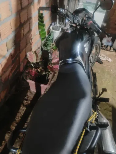 Vendo moto 2014 valor $9000