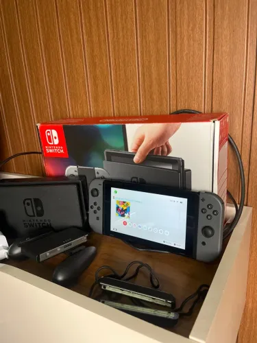Nintendo switch V2 128gb
