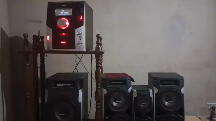 Vendo um aparelho de som usado super novo